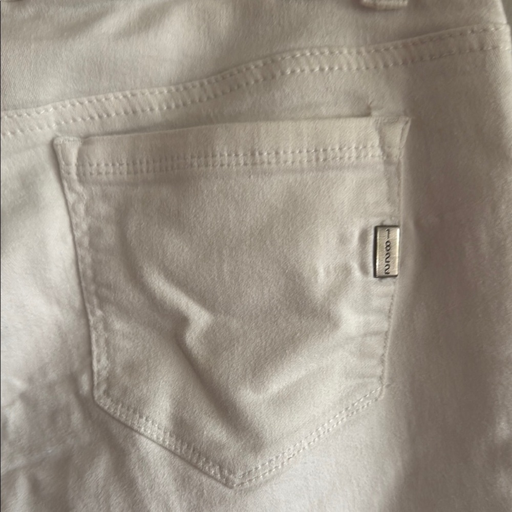Women's White Jeans - Picture 5 of 8